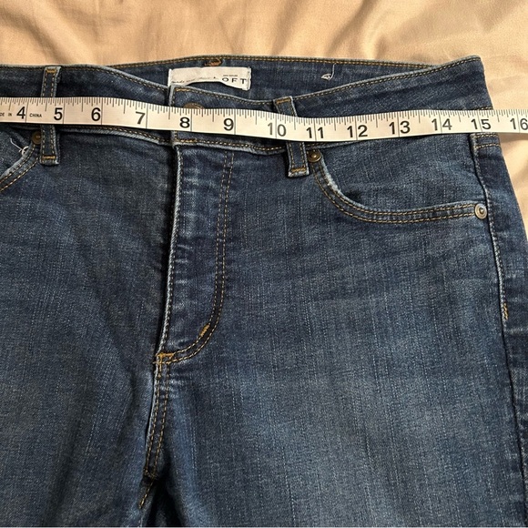 Loft Ann Taylor Womens Size 28/6 Curvy Kick Crop Medium Wash Roll Hem Jeans - Picture 6 of 8